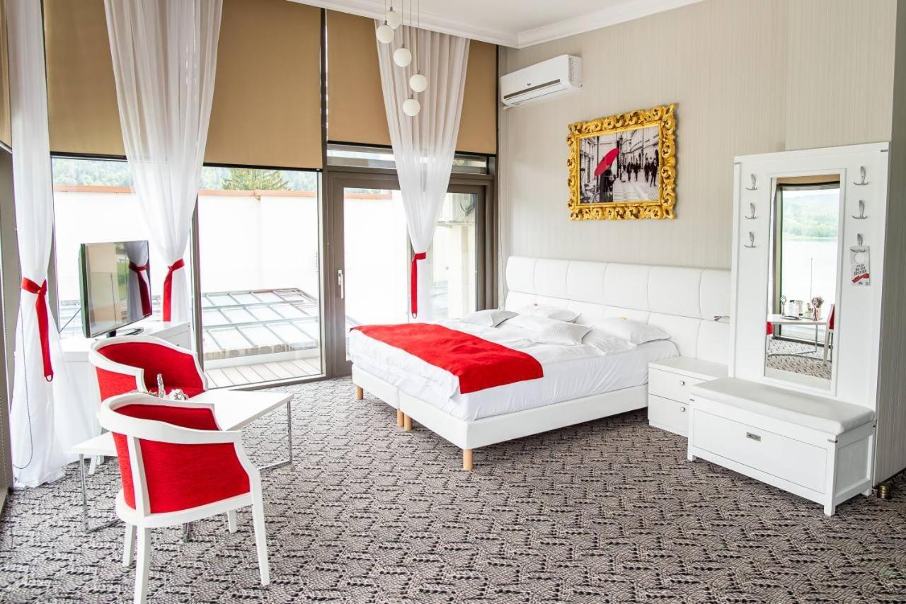 Hotel Roser House Boutique - Pe Malul Lacului Colibita Room photo